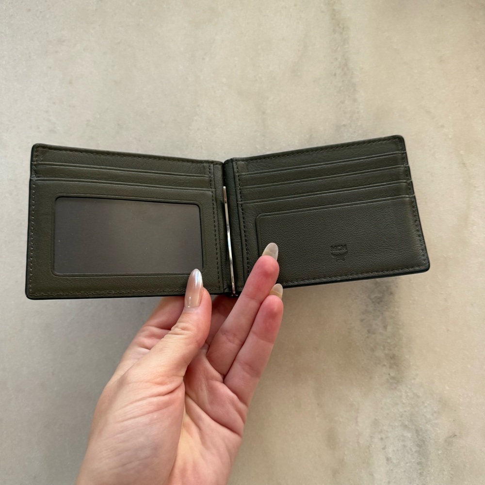 ❗️SOLD❗️MCM Green Leather Visetos Bifold with Money Clip - Picture 11 of 13